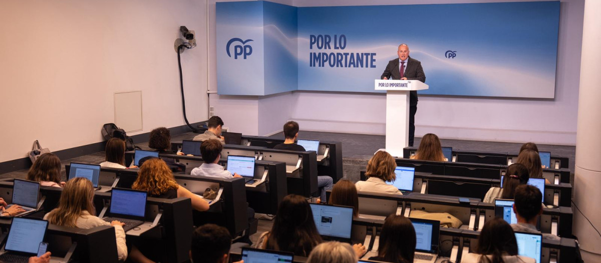 El secretario general del PP, Miguel Tellado, este lunes