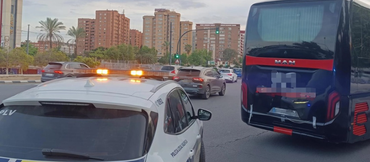 Imagen del autobús interceptado en Valencia