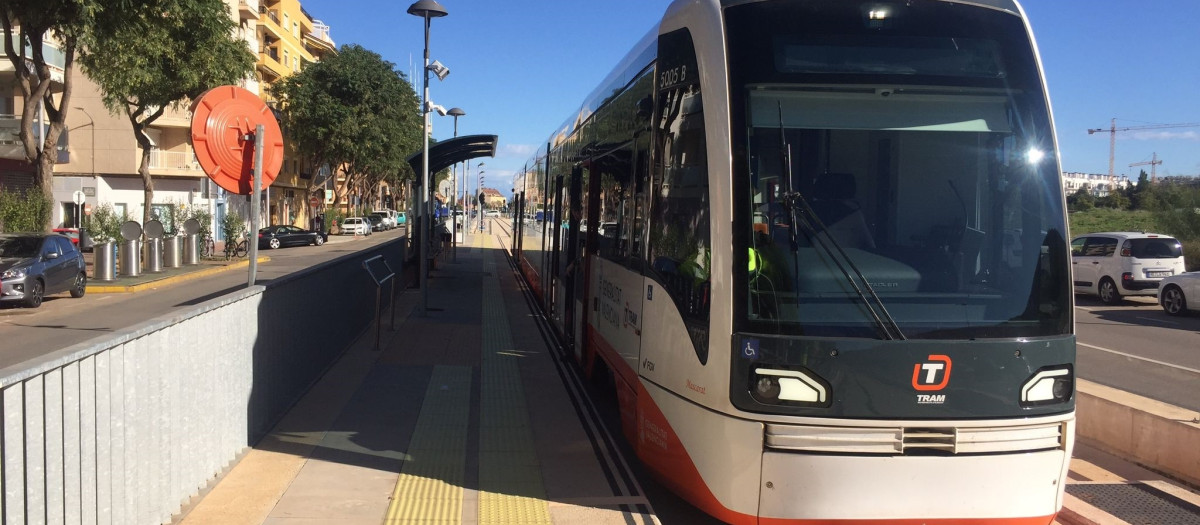Imagen de archivo de una unidad del Tram de Alicante
