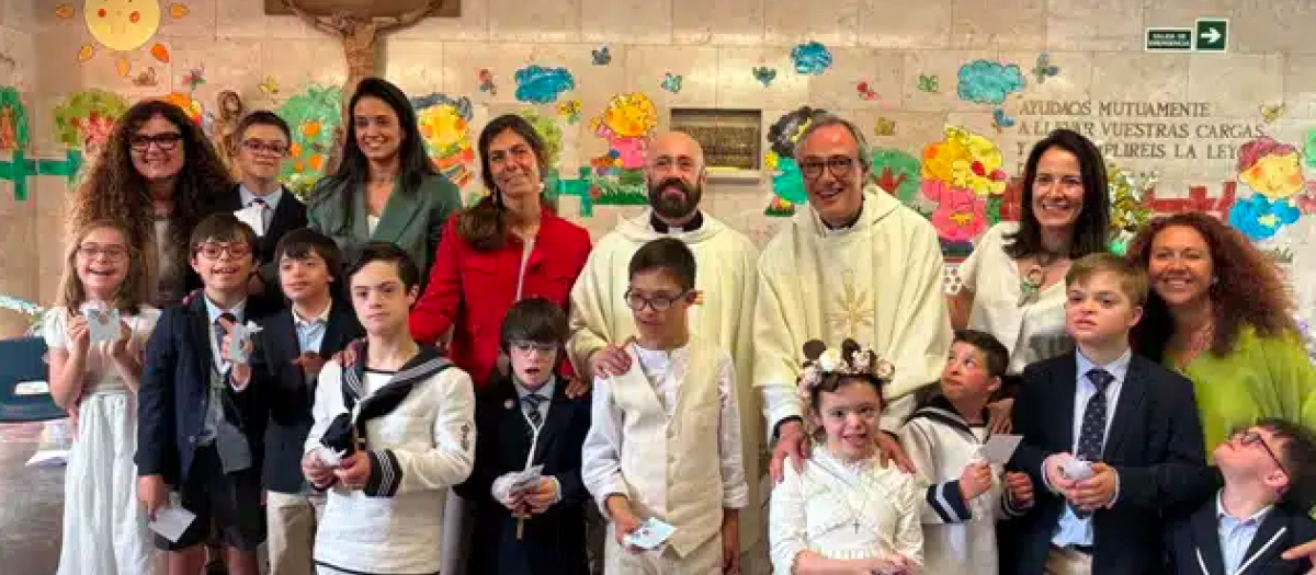 Primera Comunión en el colegio María Corredentora de Madrid