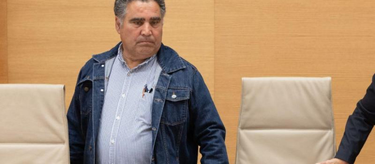 Imagen tomada este lunes en el Congreso de los Diputados del chófer de Carlos Mazón durante la dana de Valencia