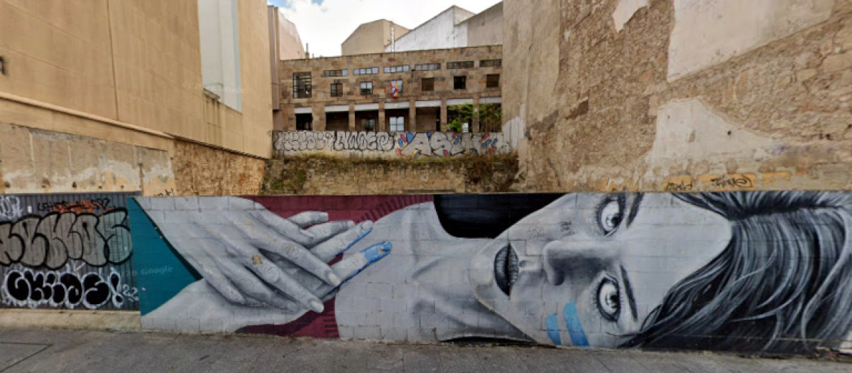 Solar de la Gran Vía salmantina, actualmente vacío, en el que se edificará para 'acabar' la céntrica calle