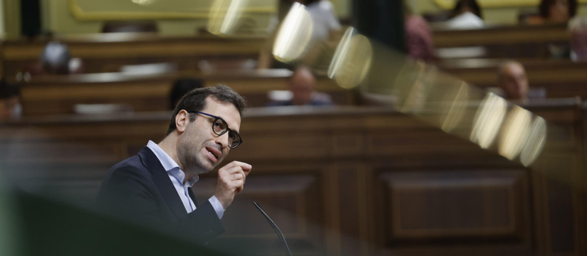 El vicepresidente primero y ministro de Economía, Carlos Cuerpo, a su llegada al Eurogrupo este lunes en Bruselas