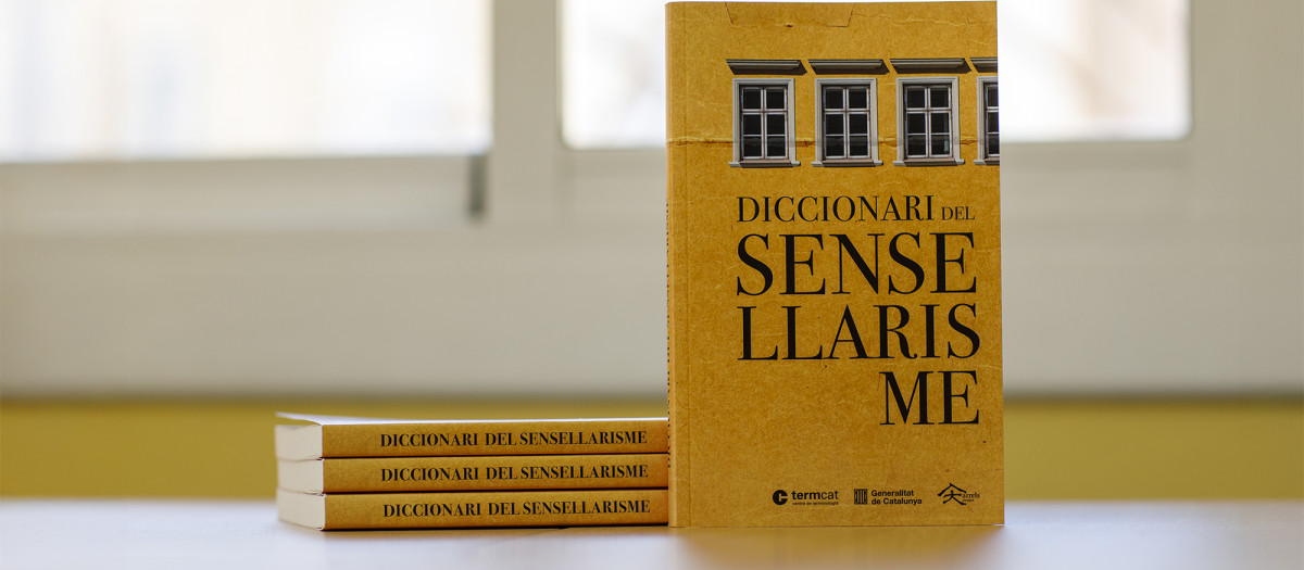 Imagen del diccionario sobre sinhogarismo para combatir el estigma.