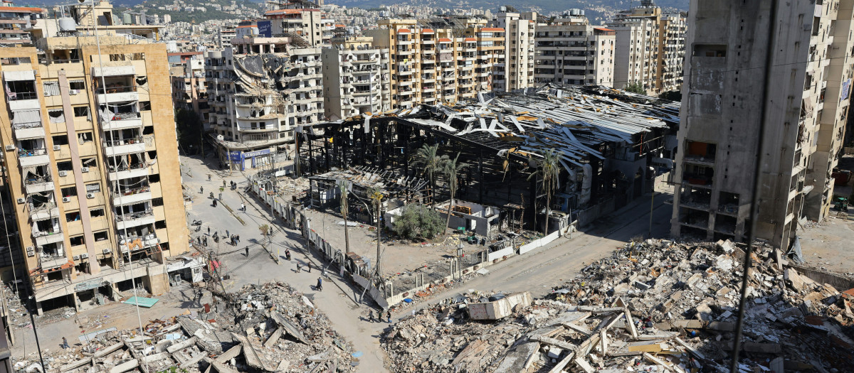 Edificios destruidos y del complejo Sayyid al-Shuhada en los suburbios del sur de Beirut