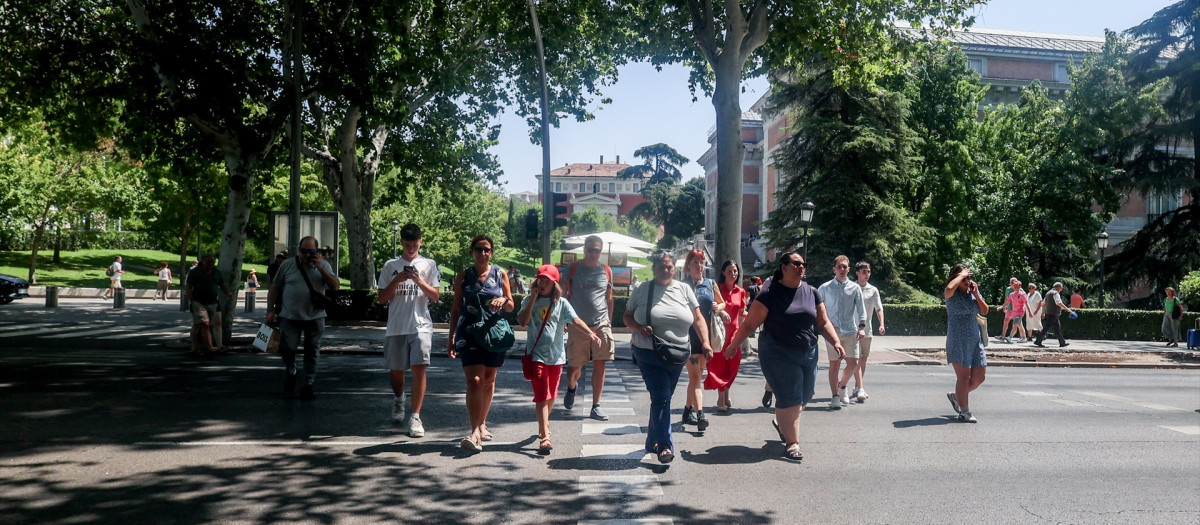 (Foto de ARCHIVO)
Varias personas en el centro de la ciudad, a 10 de agosto de 2024, en Madrid