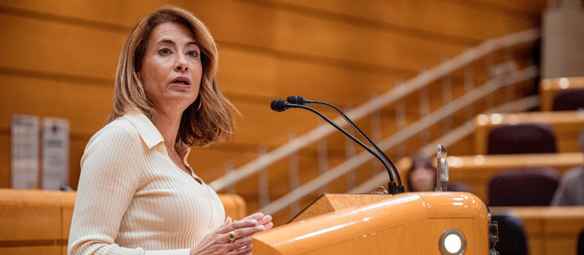 La ministra de Transportes, Movilidad y Agenda Urbana, Raquel Sánchez, en el Senado