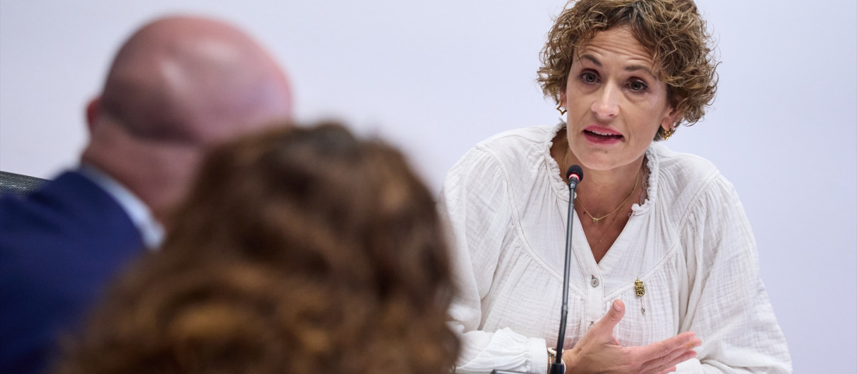 La presidenta del Gobierno de Navarra, María Chivite, comparece ante la Comisión de Investigación sobre adjudicaciones públicas, en el Parlamento de Navarra, a 13 de mayo de 2026, en Pamplona, Navarra (España). Chivite comparece ante la comisión tras las comparecencias de las expresidentas Barkos y Barcina. El foco principal de la comisión son los contratos de obras públicas adjudicados a empresas como Servinabar 2000 y las conclusiones de la Oficina de Buenas Prácticas y Anticorrupción, que ha detectado irregularidades en los procedimientos del túnel de Belate, aunque sin calificar las actuaciones de ilegales.

Eduardo Sanz / Europa Press
13/5/2026