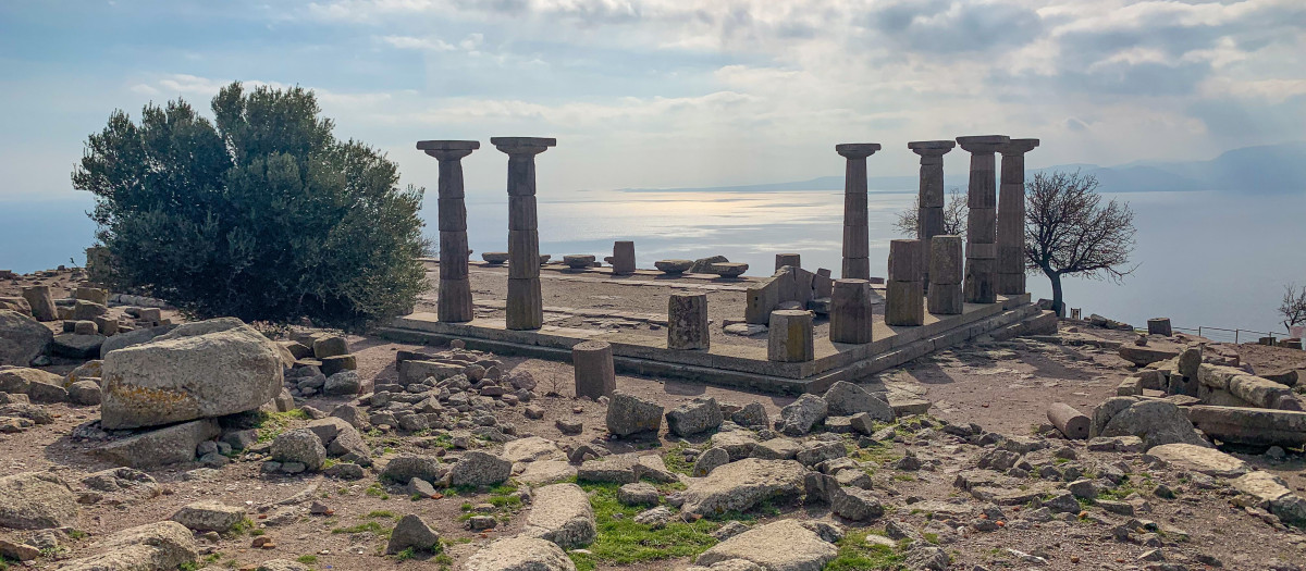 Ruinas del templo de Atenea en Assos