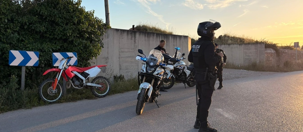 Un agente de la Policía Local de Palma.

REMITIDA / HANDOUT por POLICÍA LOCAL DE PALMA
Fotografía remitida a medios de comunicación exclusivamente para ilustrar la noticia a la que hace referencia la imagen, y citando la procedencia de la imagen en la firma
19/5/2026