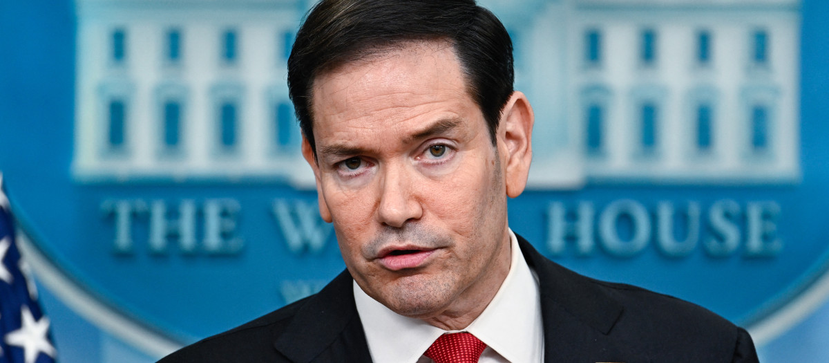El secretario de Estado estadounidense, Marco Rubio, habla durante una rueda de prensa en la Sala de Prensa Brady de la Casa Blanca en Washington, D.C.,