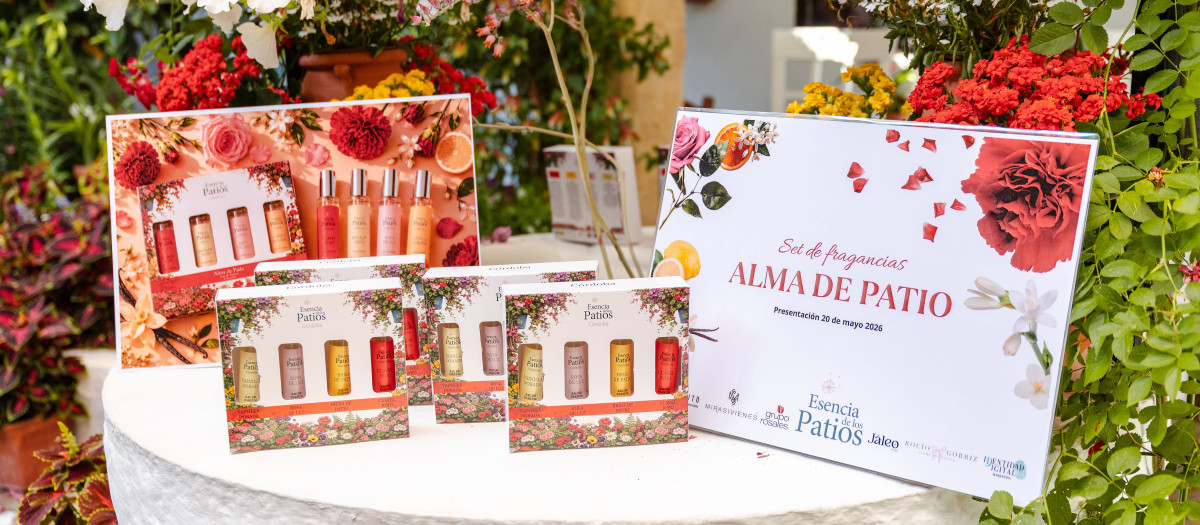 ●	“Alma de Patio” está compuesta por cuatro fragancias: Rosa de Luz, Brisa de Patio, Vainilla Dorada y Clavel Rojo, que interpretan un elemento del universo de los patios cordobeses: la luz, las flores, el aire, la tradición, la elegancia y la sensualidad del sur