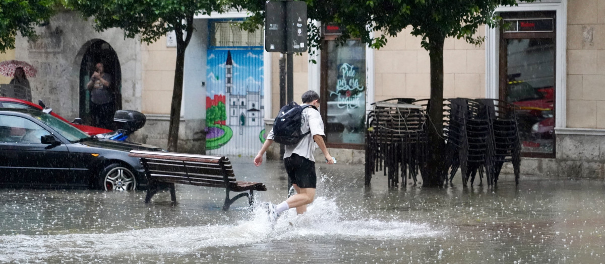 Inundaciones por una tormenta en el centro de Valladolid, en una imagen de archivo