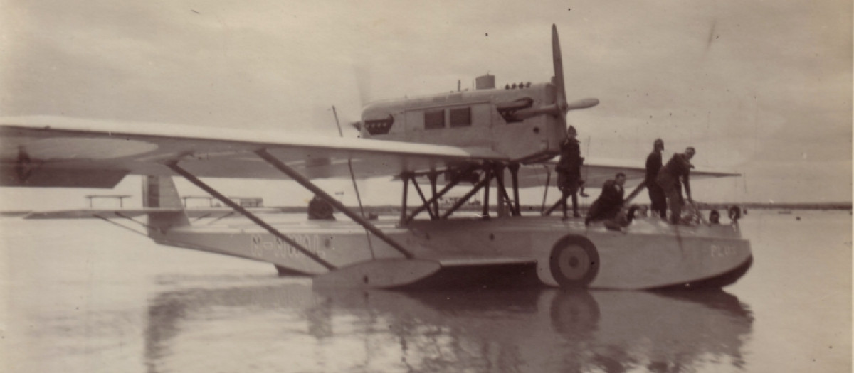 El Plus Ultra en aguas onubenses antes de levantar el vuelo