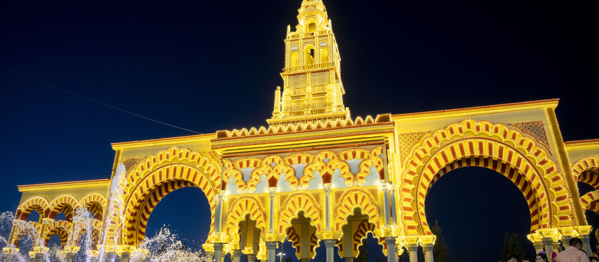 El encendido de la portada, el alumbrado y los fuegos artificiales de la Feria de Córdoba 2026