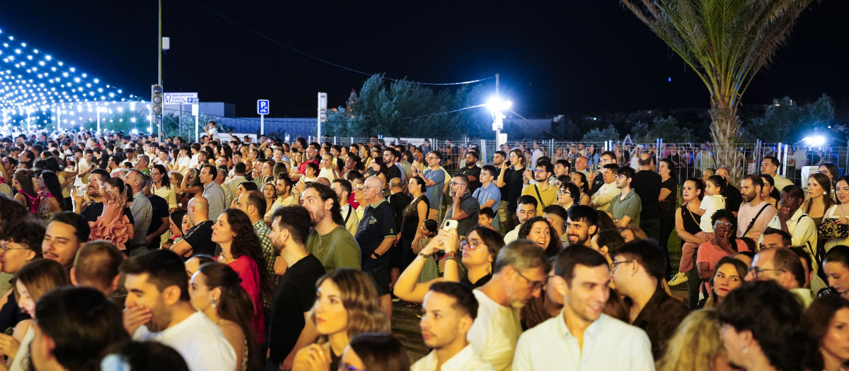 El encendido de la portada, el alumbrado y los fuegos artificiales de la Feria de Córdoba 2026
