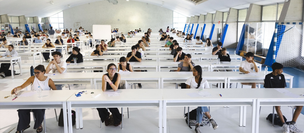 Imagen de archivo de alumnos realizando la Prueba de Acceso a la Universidad en el campus UPO