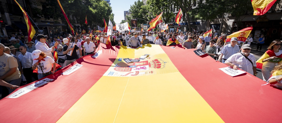 La marcha convocada la citada plataforma, que coordina a más de 150 asociaciones civiles, ha arrancado a las 10.30 horas desde la madrileña Plaza de Colón con dirección al Arco de Moncloa.