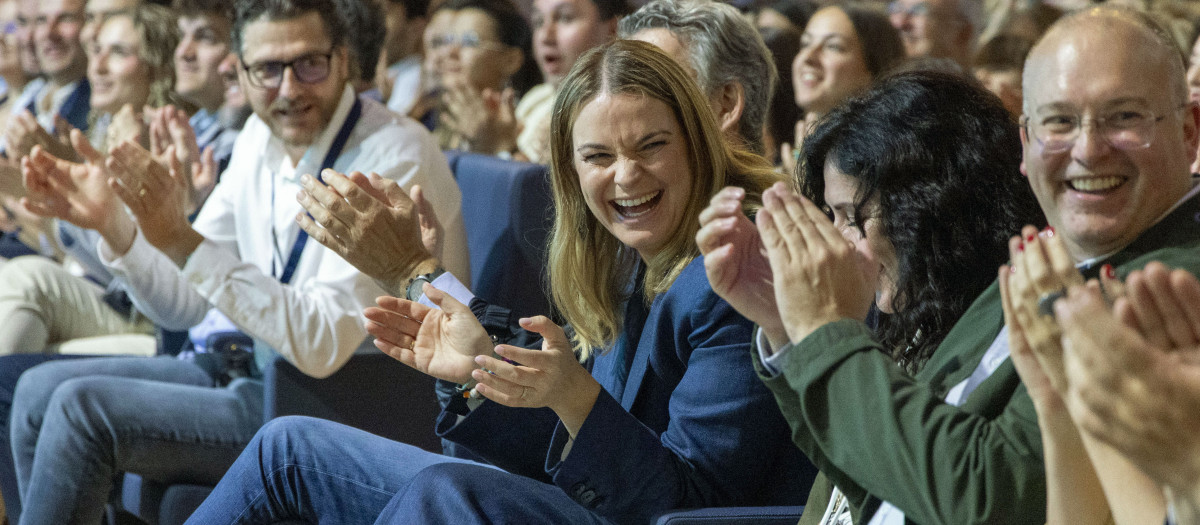 Marga Prohens (c) durante la celebración este sábado del XVII Congreso autonómico del PP de Baleares en Palma