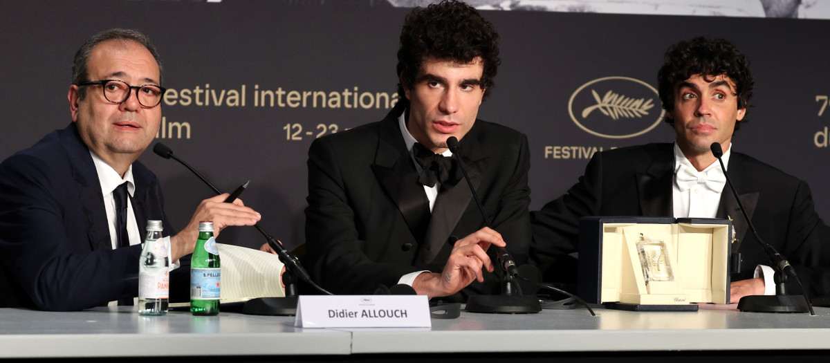 CANNES (France), 23/05/2026.- : (L-R) Didier Allouch and Winners of the Best Director Award for The Black Ball," Javier Calvó and Javier Ambrossi attend the Palme d'Or winners press conference at the closing and awards ceremony of the 79th annual Cannes Film Festival, in Cannes, France, 23 May 2026. The film festival runs from 12 to 23 May 2026. (Cine, Francia) EFE/EPA/HODA DAVAINE / POOL