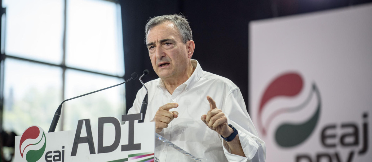 El presidente del PNV, Aitor Esteban, durante un acto del partido en Durango