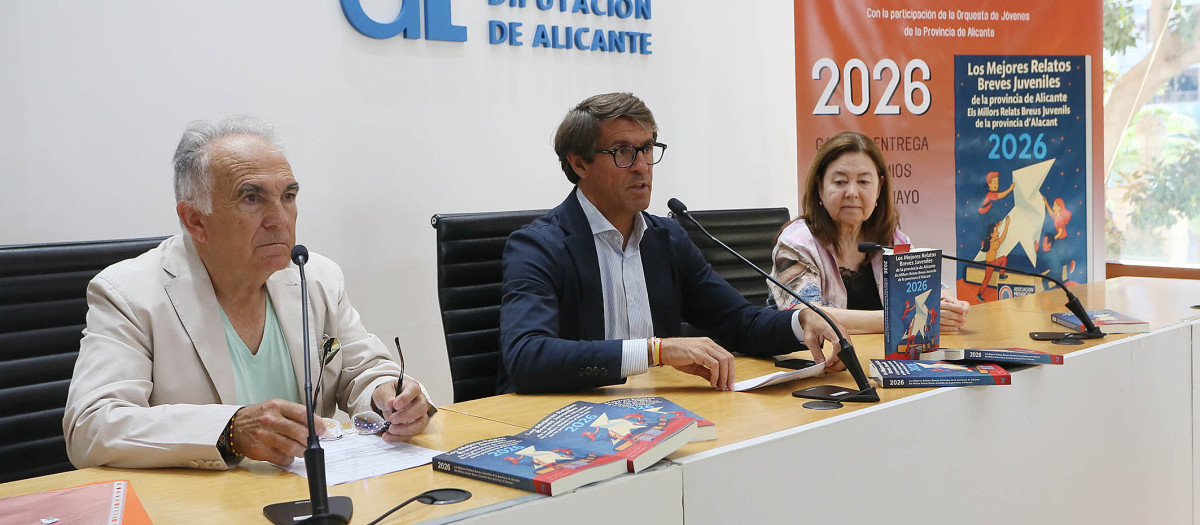 Rueda de prensa del concurso ‘Los mejores relatos breves juveniles de la provincia de Alicante’, organizado por la Asociación Provincial de Libreros con la colaboración de la Diputación de Alicante