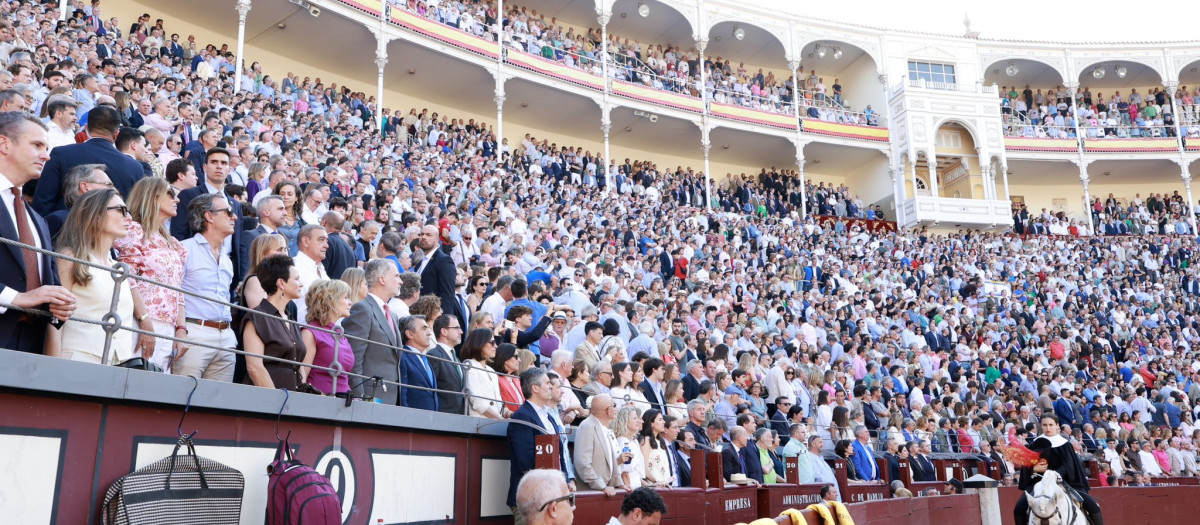 La Plaza de las Ventas, durante el Himno Nacional