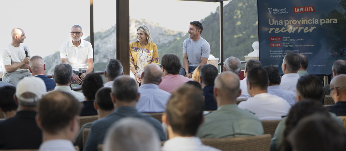 Imagen del acto de presentación de las etapas