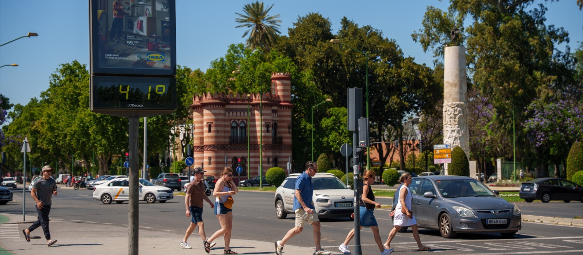 (Foto de ARCHIVO) Los termómetros de Sevilla marcan elevadas temperaturas para un mes de mayo