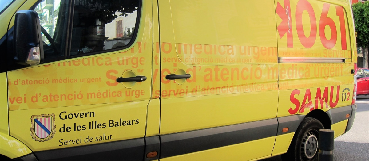 Imagen de recurso de una ambulancia del SAMU 061 de Baleares


Una ambulancia del SAMU 061
21/9/2017