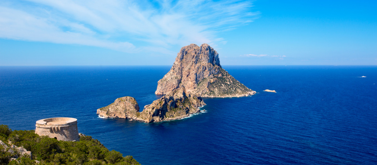 Ibiza Es Vedra vista desde la Torre des Savinar