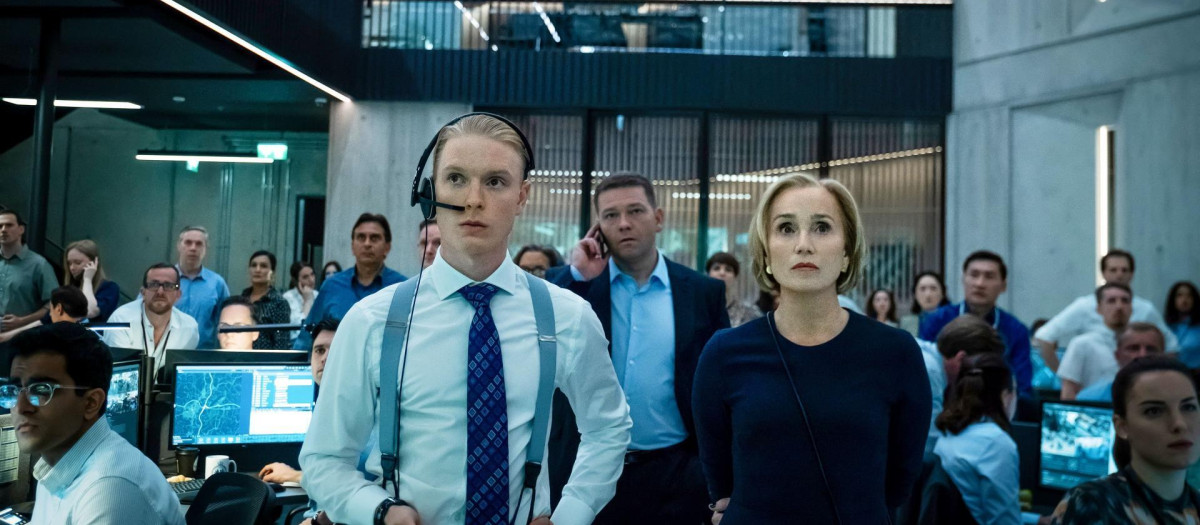 Freddie Fox, Chris Reilly & Kristin Scott Thomas en Slow Horses