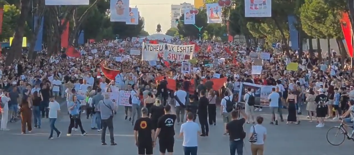 Protestas en Albania contra el desarrollo de un complejo turístico de Jared Kushner