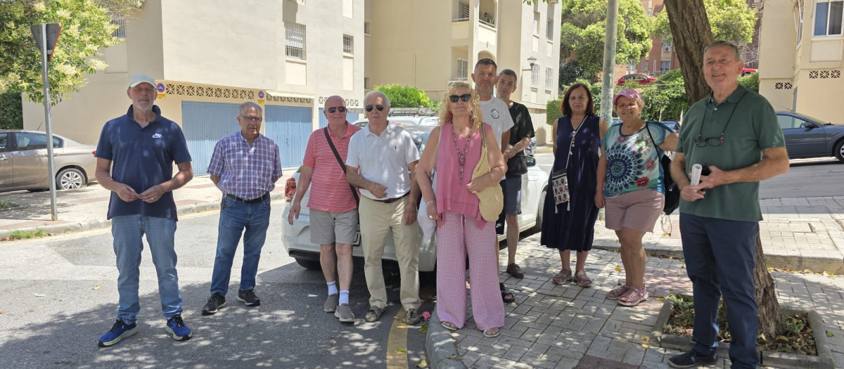 Vecinos de Ciudad Jardín afectados por el apuntalamiento de un muro que amenaza a sus viviendas