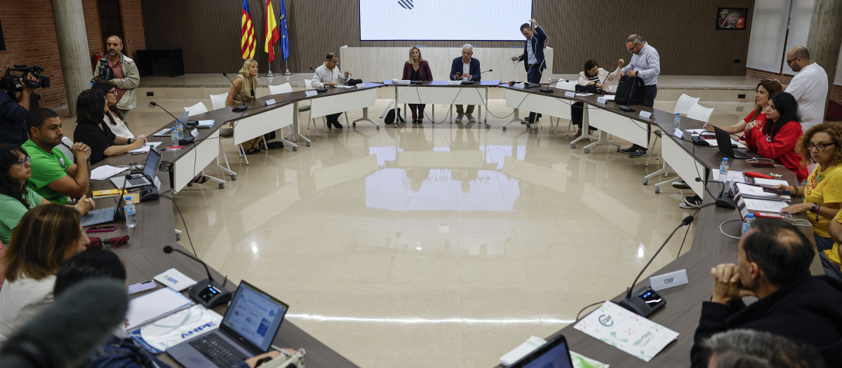 Imagen de la reunión de la Conselleria de Educación con los sindicatos.