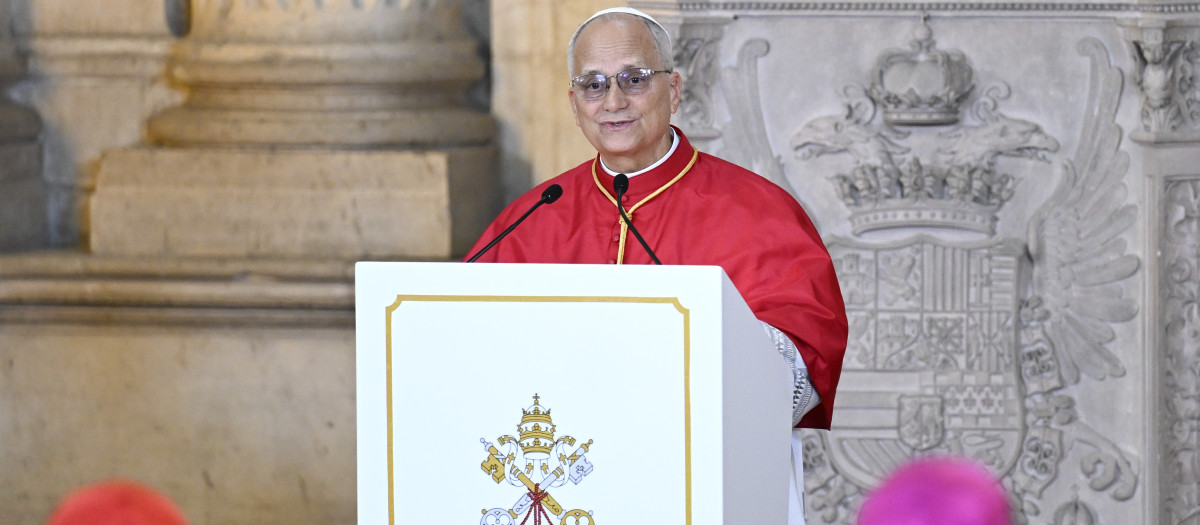 El Papa León XIV pronuncia un discurso durante la ceremonia de su bienvenida en el Palacio Real, a 6 de junio de 2026, en Madrid (España). La recepción reúne a las máximas autoridades del Estado y de la Iglesia católica en España y marca el inicio oficial de la agenda del pontífice en el país.

Alberto Ortega / Europa Press
06 JUNIO 2026 VISITA PAPAL
06/6/2026