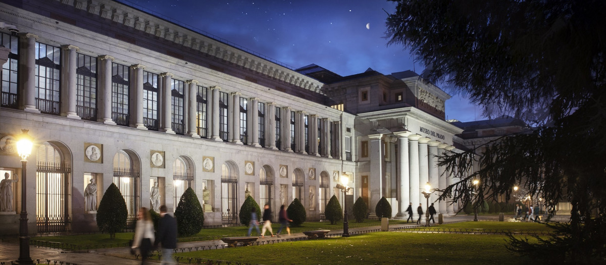 Museo del Prado de noche