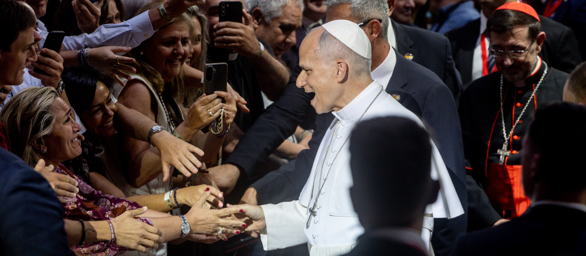 El Papa León durante el encuentro 'Tejer redes con el mundo de la cultura, la educación, la empresa y el deporte', en el Movistar Arena