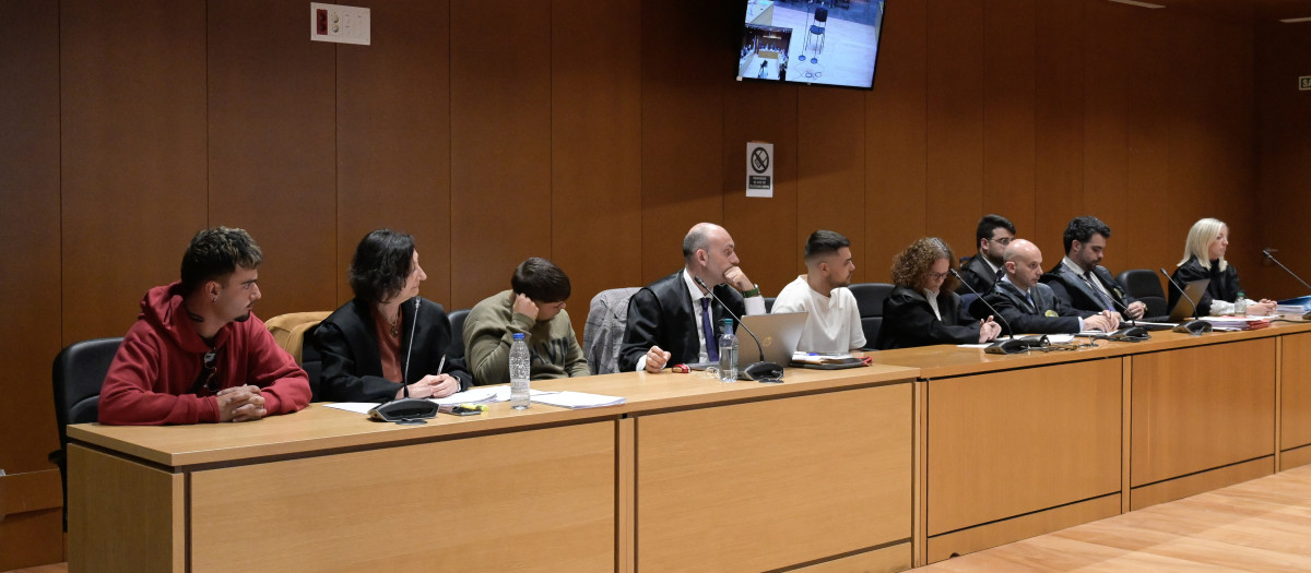 A Coruña
Juicio, con Tribunal de Jurado, contra tres jóvenes acusados de la muerte de Yoel Quispe
01/06/2026
Foto: M. Dylan / Europa Press