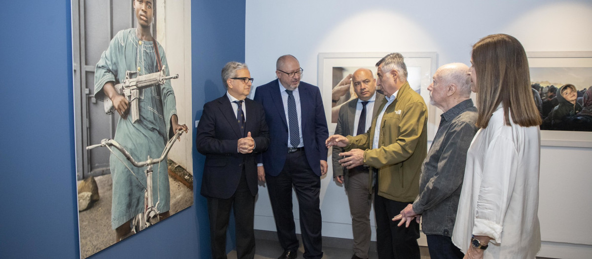 Inauguración de la exposición 'Vida', de Gervasio Sánchez, en la Fundación Rafael Botí