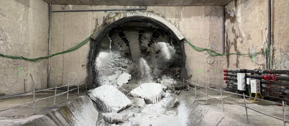 La tuneladora de la Línea 11 de Metro a su llegada a Madrid Río