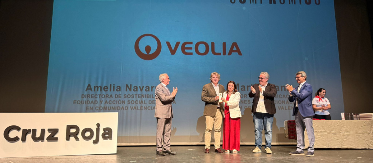 Entrega del premio de Cruz Roja a Veolia en Ibi (Alicante)