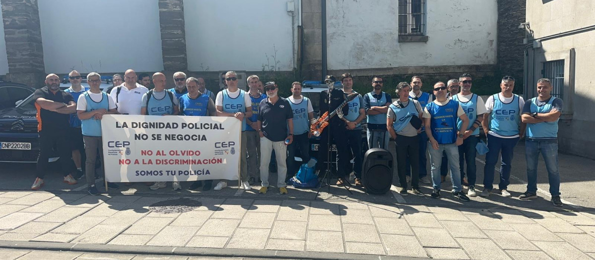 Concentración en Lugo de policías y guardias civiles