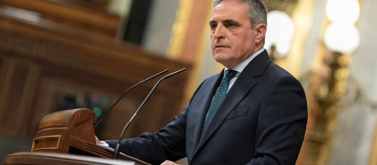 El diputado popular, en la tribuna del Congreso
