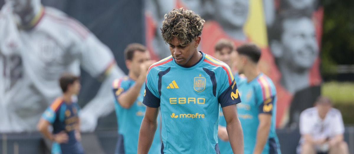 Lamine Yamal, en un entrenamiento de la selección española