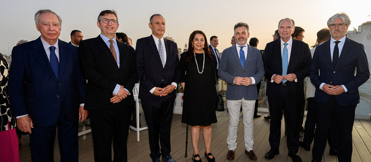 Clemente Gonzaìlez, Vicente Lafuente,Ryad Mezzour, Karima Benyaich, Joseì Diìez, Joseì Vicente Morata y Felipe Carrasco