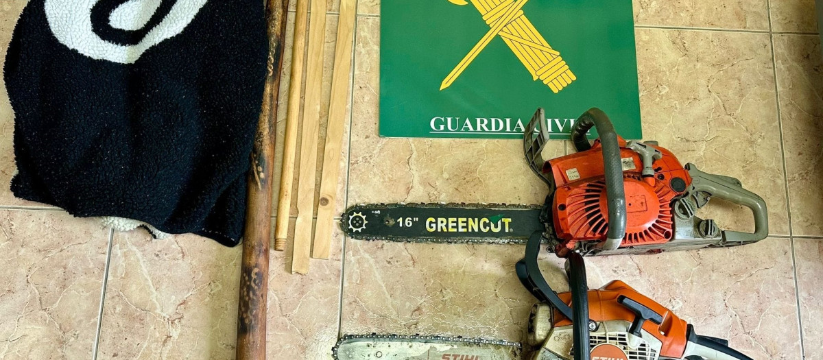 Objetos incautados

REMITIDA / HANDOUT por GUARDIA CIVIL DE OURENSE
Fotografía remitida a medios de comunicación exclusivamente para ilustrar la noticia a la que hace referencia la imagen, y citando la procedencia de la imagen en la firma
24/6/2026