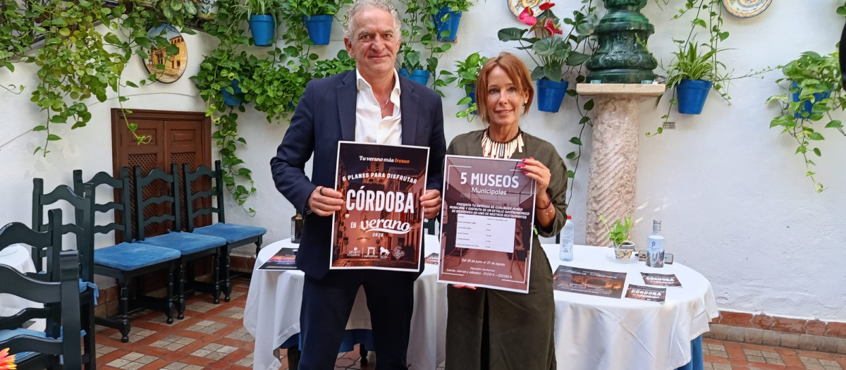 Alberto Rosales junto a Marian Aguilar