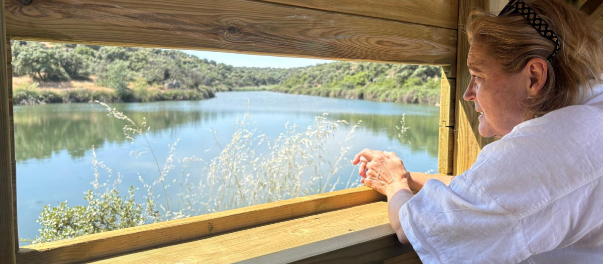 Marina García en el nuevo espacio de avistamiento de aves