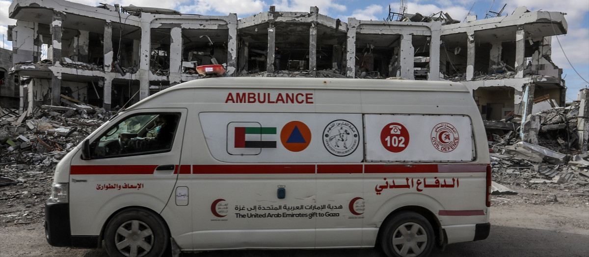 (Foto de ARCHIVO)
20 January 2025, Palestinian Territories, Rafah: An ambulance car stands in front of Abu Yousef Al-Najjar Hospital